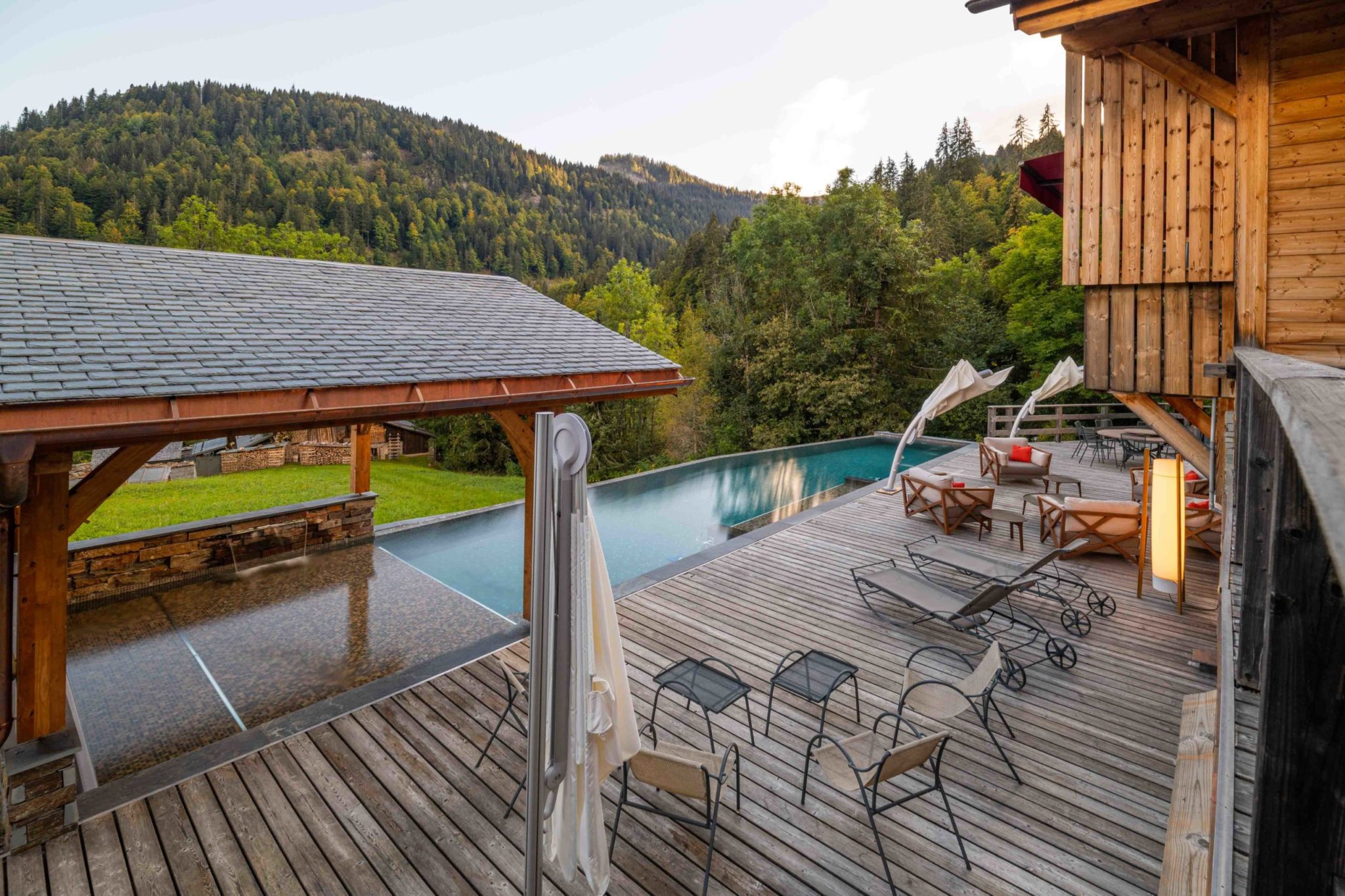 Les Aravis en fond de toile-