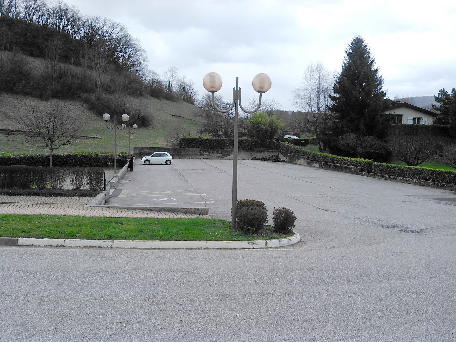 Aménagement du parking central de Saint-Cassin-
